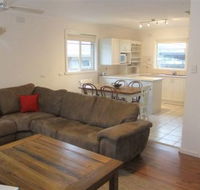 Rosebud Beach House on Kennington - Accommodation VIC