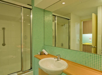 Oaks Waterfront Resort - The Entrance - Accommodation VIC 18