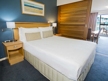 Oaks Waterfront Resort - The Entrance - Accommodation VIC 22