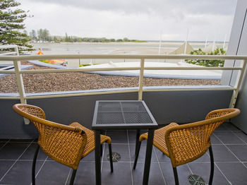 Oaks Waterfront Resort - The Entrance - Accommodation VIC 32