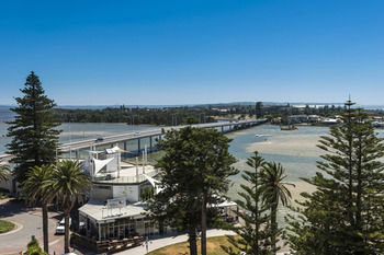 Oaks Waterfront Resort - The Entrance - Accommodation VIC 38
