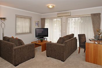 Ringwood Royale - Accommodation VIC 2