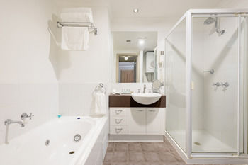 Ringwood Royale - Accommodation VIC 4