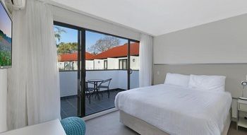 Terrigal Pacific Coastal Retreat - Accommodation VIC 13
