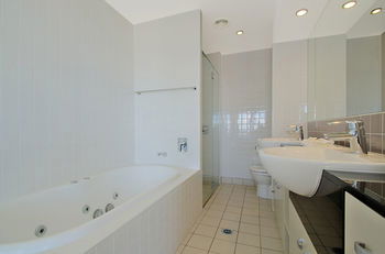 Pumicestone Blue - Accommodation VIC 12