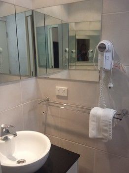 L'Auberge Noosa - Accommodation VIC 2