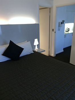 Morgans Boutique Hotel - Accommodation VIC 13