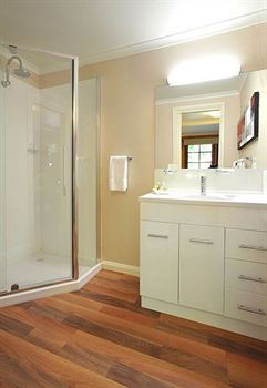 Holly Lodge - Accommodation VIC 2