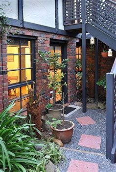Holly Lodge - Accommodation VIC 5