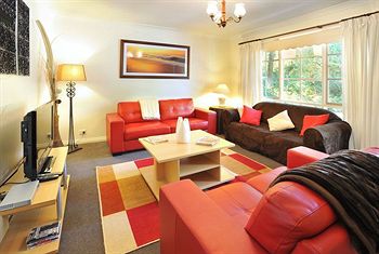 Holly Lodge - Accommodation VIC 6