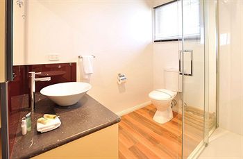 Holly Lodge - Accommodation VIC 31