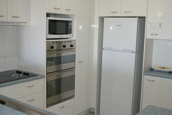 Beachside Resort - Kawana Waters - Accommodation VIC 10
