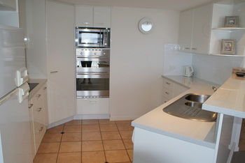 Beachside Resort - Kawana Waters - Accommodation VIC 11