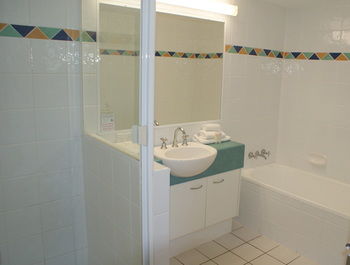 Beachside Resort - Kawana Waters - Accommodation VIC 17