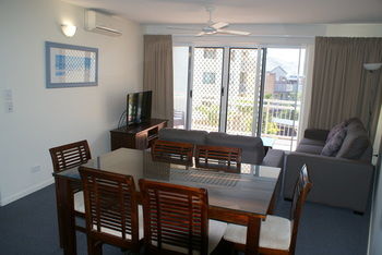 Beachside Resort - Kawana Waters - Accommodation VIC 18