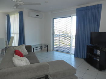 Beachside Resort - Kawana Waters - Accommodation VIC 31