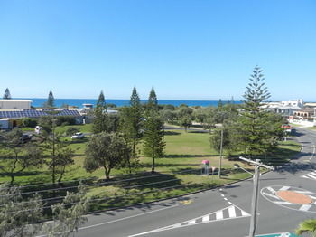 Beachside Resort - Kawana Waters - Accommodation VIC 40