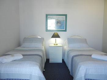 Beachside Resort - Kawana Waters - Accommodation VIC 47
