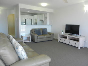 Beachside Resort - Kawana Waters - Accommodation VIC 49