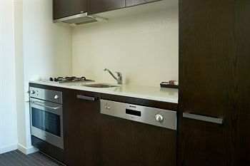 City Edge Serviced Apartments East Melbourne - Accommodation VIC 14