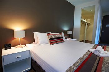City Edge Serviced Apartments East Melbourne - Accommodation VIC 16