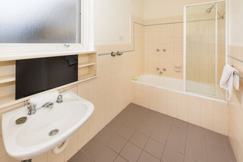 City Edge Serviced Apartments East Melbourne - Accommodation VIC 45