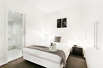 Docklands Private Collection Of Apartments - Digital Harbour - Accommodation VIC 2