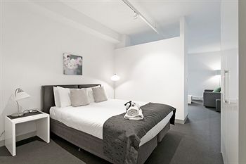 Docklands Private Collection Of Apartments - Digital Harbour - Accommodation VIC 3