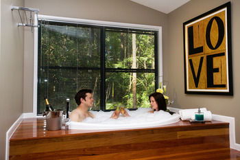 Amore On Buderim Luxury Rainforest Cabins - Accommodation VIC 19