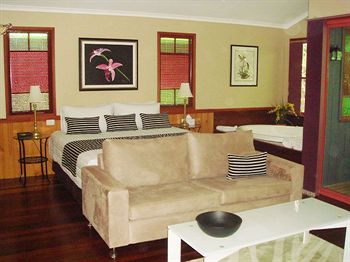 Amore On Buderim Luxury Rainforest Cabins - Accommodation VIC 4