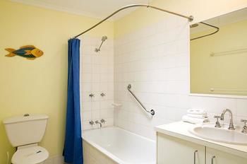 Beach Breakers Resort - Accommodation VIC 43