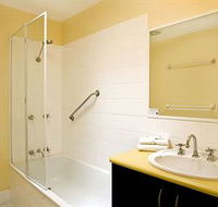 Beach Breakers Resort - Accommodation VIC