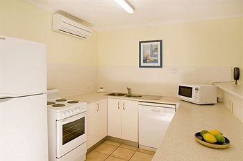 Beach Breakers Resort - Accommodation VIC 6