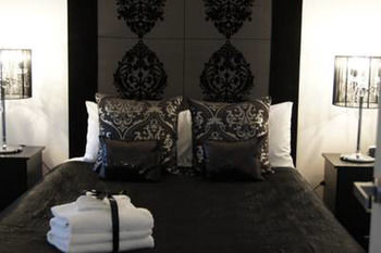 Docklands Executive Apartments - Accommodation VIC 12