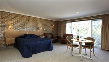 The Hermitage Motel - Accommodation VIC 25