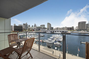 Docklands Private Collection Of Apartments - NewQuay - Accommodation VIC 9