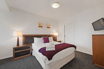 Docklands Private Collection Of Apartments - NewQuay - Accommodation VIC 14