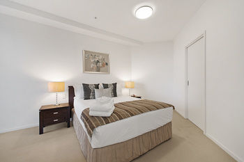 Docklands Private Collection Of Apartments - NewQuay - Accommodation VIC 16