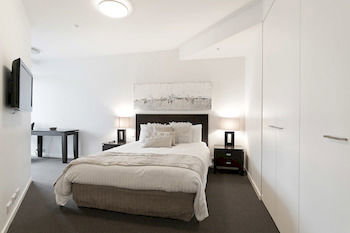 Docklands Private Collection Of Apartments - NewQuay - Accommodation VIC 24