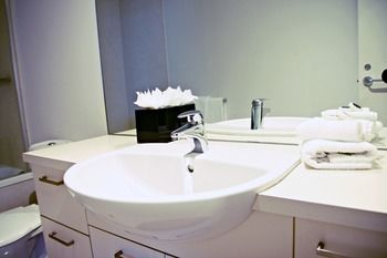 Docklands Private Collection Of Apartments - NewQuay - Accommodation VIC 41