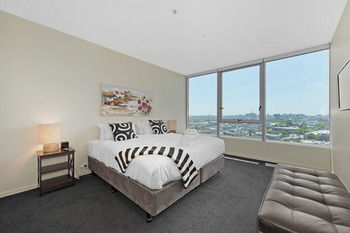 Docklands Private Collection Of Apartments - NewQuay - Accommodation VIC 42