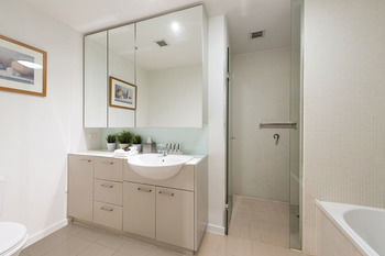 Docklands Private Collection Of Apartments - NewQuay - Accommodation VIC 53