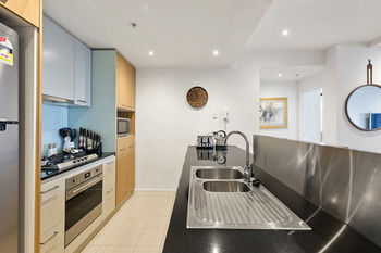 Docklands Private Collection Of Apartments - NewQuay - Accommodation VIC 54
