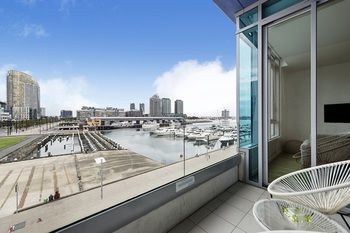 Docklands Private Collection Of Apartments - NewQuay - Accommodation VIC 55