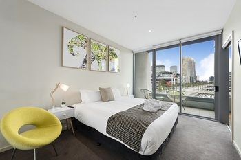 Docklands Private Collection Of Apartments - NewQuay - Accommodation VIC 57