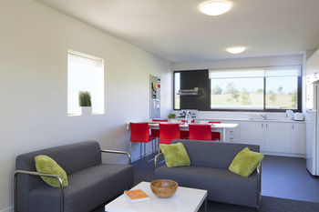 Western Sydney University Village-Campbelltown Campus - Accommodation VIC 3