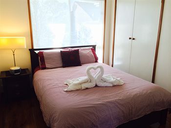 Australian Home Away @ East Doncaster Andersons Creek 1 - Accommodation VIC 3