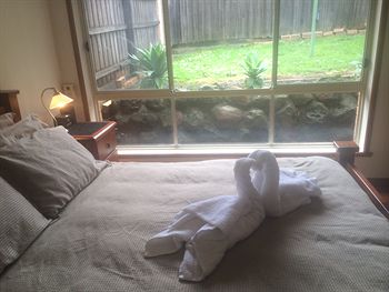 Australian Home Away @ East Doncaster Andersons Creek 1 - Accommodation VIC 5