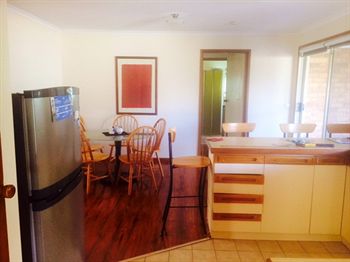 Australian Home Away @ East Doncaster Andersons Creek 1 - Accommodation VIC 9