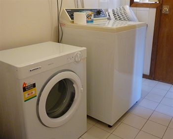 Australian Home Away @ Doncaster Andersons Creek 2 - Accommodation VIC 2